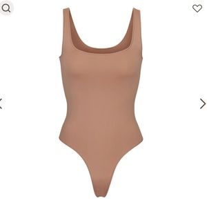 SKIMS essential scoop neck bodysuit